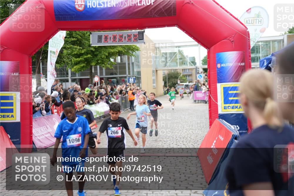 12.06.2026 - Holstenköstenlauf LAZAROV Photography http://msf.ph/oto/9742519 12.06.2026 16:35:24 Laufen 266, 1096, 641, 1175, 75, 266, 641, 642, 723, 990, 1175 meine-sportfotos.de