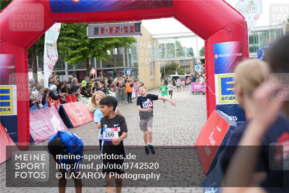 12.06.2026 - Holstenköstenlauf LAZAROV Photography http://msf.ph/oto/9742520 12.06.2026 16:35:25 Laufen 266, 1175, 75, 266, 641, 642, 723, 990, 1175 meine-sportfotos.de