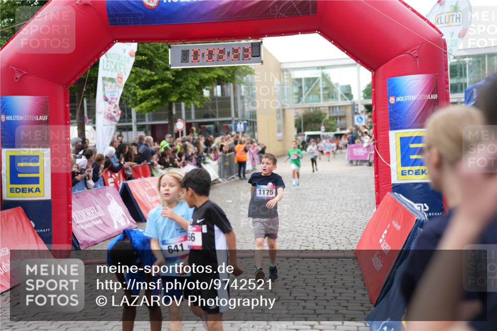12.06.2026 - Holstenköstenlauf LAZAROV Photography http://msf.ph/oto/9742521 12.06.2026 16:35:26 Laufen 641, 66, 1175, 75, 641, 642, 723, 990, 1175 meine-sportfotos.de