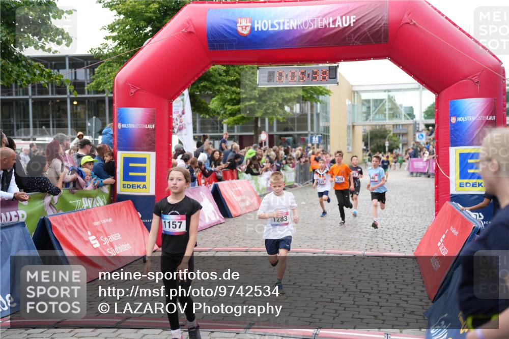12.06.2026 - Holstenköstenlauf LAZAROV Photography http://msf.ph/oto/9742534 12.06.2026 16:35:40 Laufen 1157, 1283, 374, 646, 220, 374, 630, 646, 875, 1157, 1283 meine-sportfotos.de