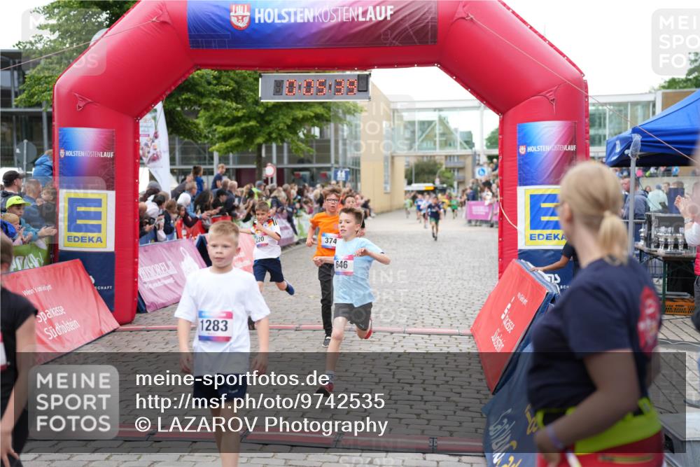 12.06.2026 - Holstenköstenlauf LAZAROV Photography http://msf.ph/oto/9742535 12.06.2026 16:35:41 Laufen 220, 374, 646, 1283, 220, 374, 630, 646, 875, 1283 meine-sportfotos.de