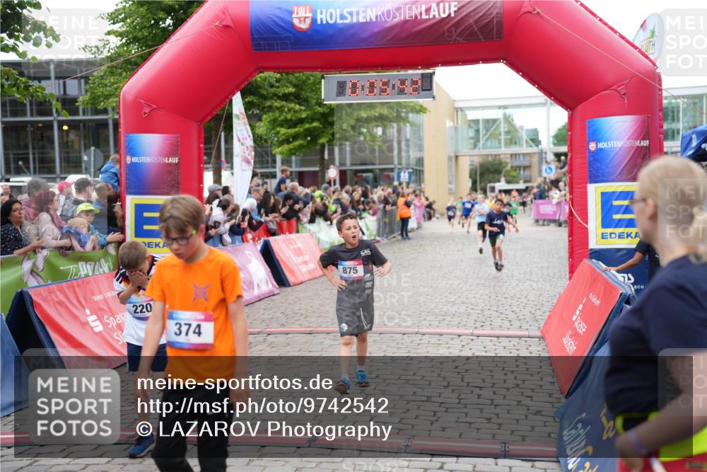 12.06.2026 - Holstenköstenlauf LAZAROV Photography http://msf.ph/oto/9742542 12.06.2026 16:35:44 Laufen 220, 374, 875, 75, 220, 374, 496, 502, 630, 731, 733, 734, 875, 996, 998 meine-sportfotos.de