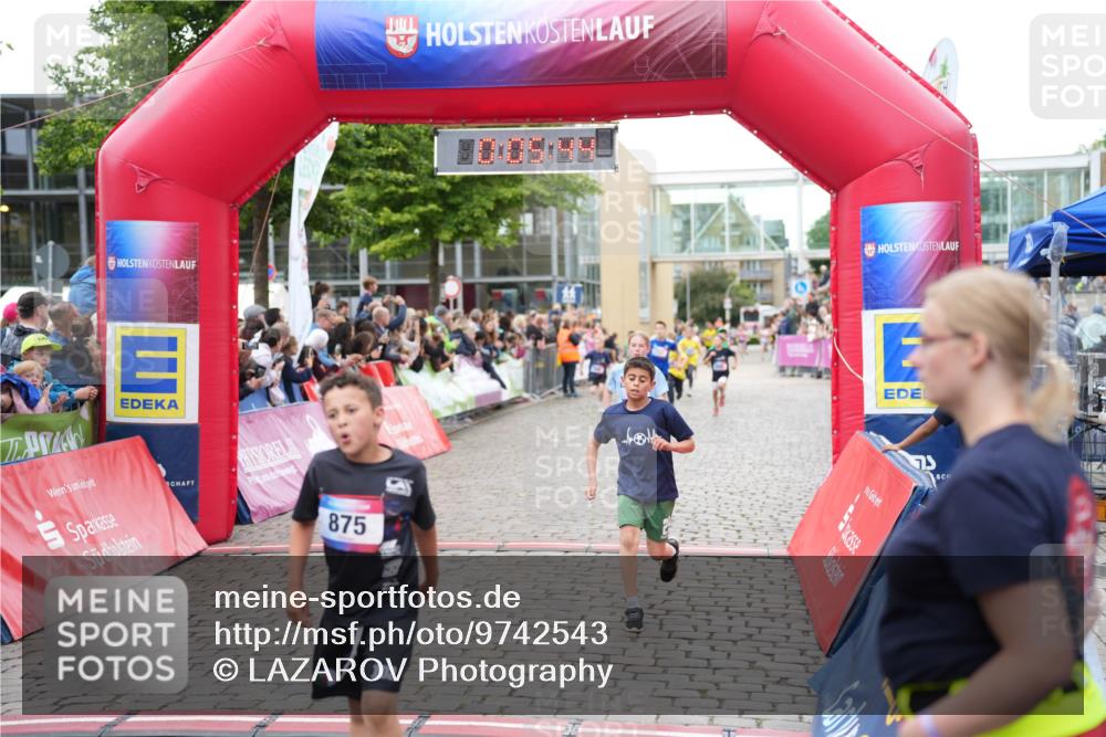 12.06.2026 - Holstenköstenlauf LAZAROV Photography http://msf.ph/oto/9742543 12.06.2026 16:35:46 Laufen 24, 875, 102, 251, 496, 502, 630, 731, 733, 734, 880, 996, 998 meine-sportfotos.de