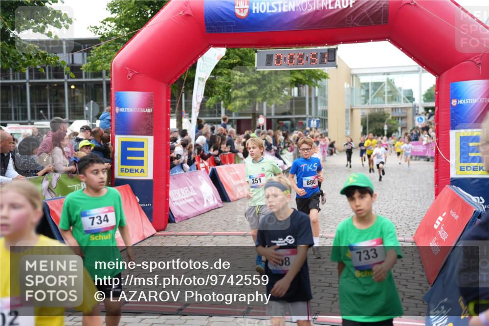 12.06.2026 - Holstenköstenlauf LAZAROV Photography http://msf.ph/oto/9742559 12.06.2026 16:35:54 Laufen 02, 734, 880, 251, 58, 733, 180, 251, 500, 635, 733, 734, 876, 880, 886, 899, 1281, 1290, 1296 meine-sportfotos.de