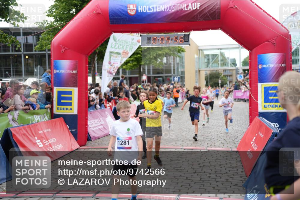 12.06.2026 - Holstenköstenlauf LAZAROV Photography http://msf.ph/oto/9742566 12.06.2026 16:35:59 Laufen 899, 190, 1281, 290, 876, 75, 50, 180, 219, 500, 635, 636, 876, 886, 899, 1179, 1281, 1290 meine-sportfotos.de