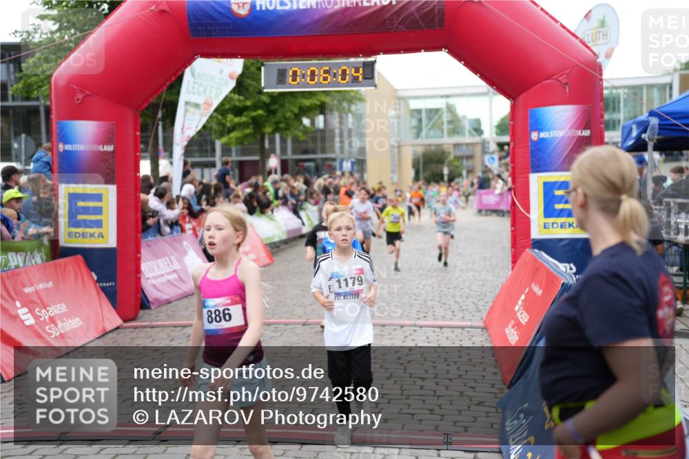 12.06.2026 - Holstenköstenlauf LAZAROV Photography http://msf.ph/oto/9742580 12.06.2026 16:36:06 Laufen 10, 08, 04, 886, 1179, 50, 173, 370, 636, 729, 735, 884, 885, 898, 979, 1087, 1176, 1179 meine-sportfotos.de