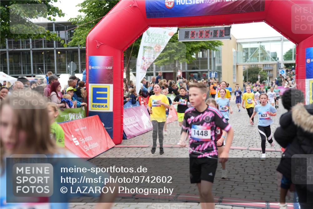 12.06.2026 - Holstenköstenlauf LAZAROV Photography http://msf.ph/oto/9742602 12.06.2026 16:36:19 Laufen 48, 216, 1448, 475, 487, 629, 622, 15, 109, 216, 271, 272, 277, 487, 488, 622, 629, 639, 722, 872, 981, 1165, 1282, 1289, 1432, 1472, 1496 meine-sportfotos.de