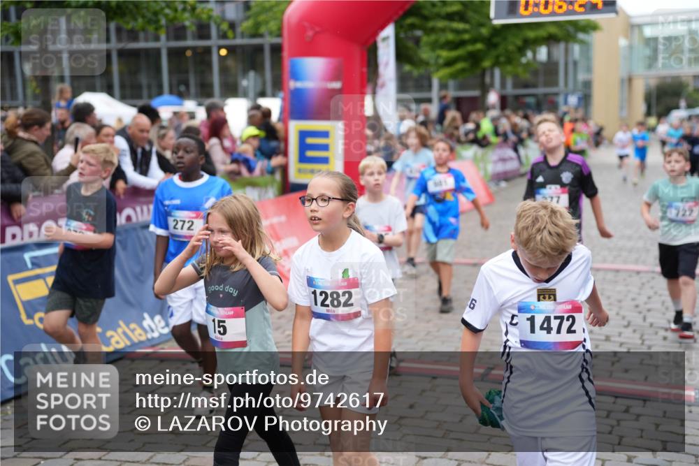 12.06.2026 - Holstenköstenlauf LAZAROV Photography http://msf.ph/oto/9742617 12.06.2026 16:36:26 Laufen 272, 15, 1282, 55, 1472, 722, 15, 277, 639, 722, 724, 872, 881, 974, 980, 981, 1040, 1165, 1168, 1297, 1433 meine-sportfotos.de