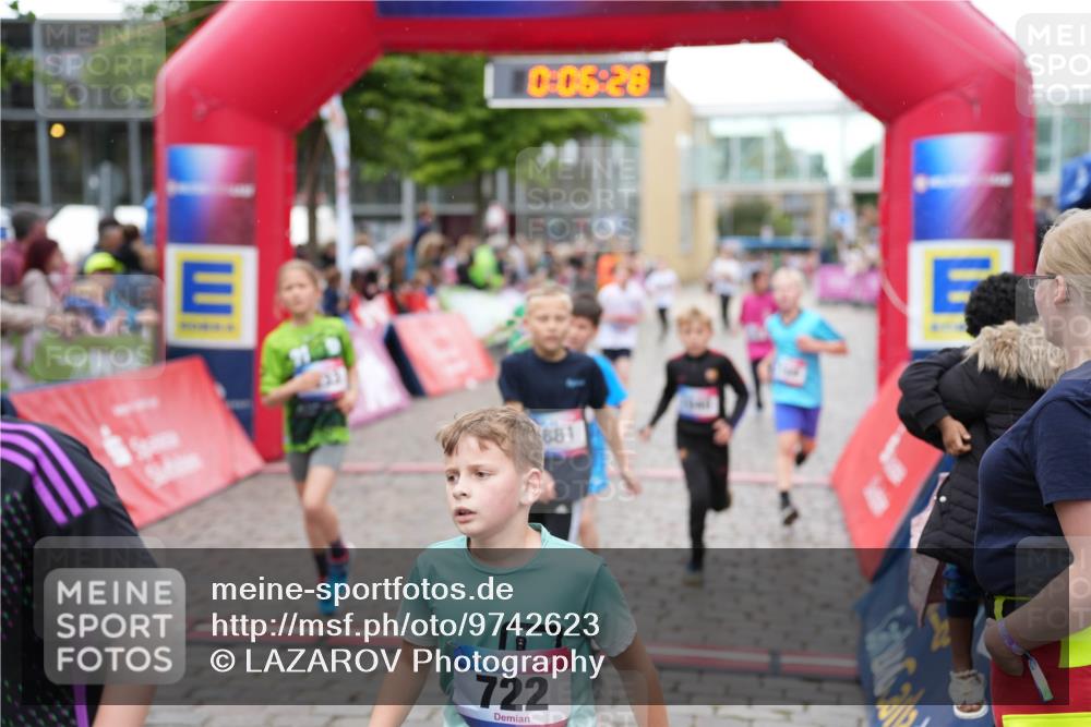 12.06.2026 - Holstenköstenlauf LAZAROV Photography http://msf.ph/oto/9742623 12.06.2026 16:36:30 Laufen 0, 06, 28, 881, 36, 722, 181, 223, 724, 881, 974, 980, 1040, 1168, 1297, 1305, 1433 meine-sportfotos.de