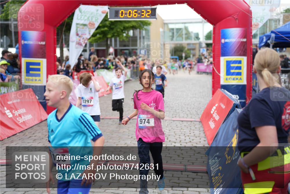 12.06.2026 - Holstenköstenlauf LAZAROV Photography http://msf.ph/oto/9742631 12.06.2026 16:36:34 Laufen 0, 06, 32, 1297, 305, 168, 974, 181, 223, 453, 728, 974, 1297, 1305 meine-sportfotos.de