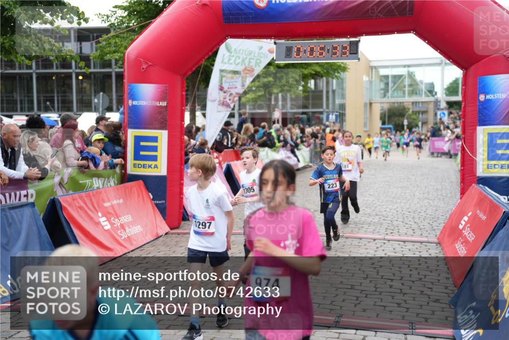 12.06.2026 - Holstenköstenlauf LAZAROV Photography http://msf.ph/oto/9742633 12.06.2026 16:36:35 Laufen 1297, 10, 06, 181, 1305, 223, 974, 181, 223, 453, 725, 728, 1305 meine-sportfotos.de
