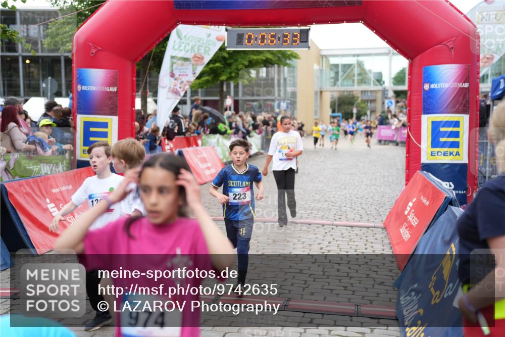 12.06.2026 - Holstenköstenlauf LAZAROV Photography http://msf.ph/oto/9742635 12.06.2026 16:36:36 Laufen 10, 08, 33, 13, 223, 974, 181, 223, 263, 453, 645, 725, 728, 1156, 1305 meine-sportfotos.de