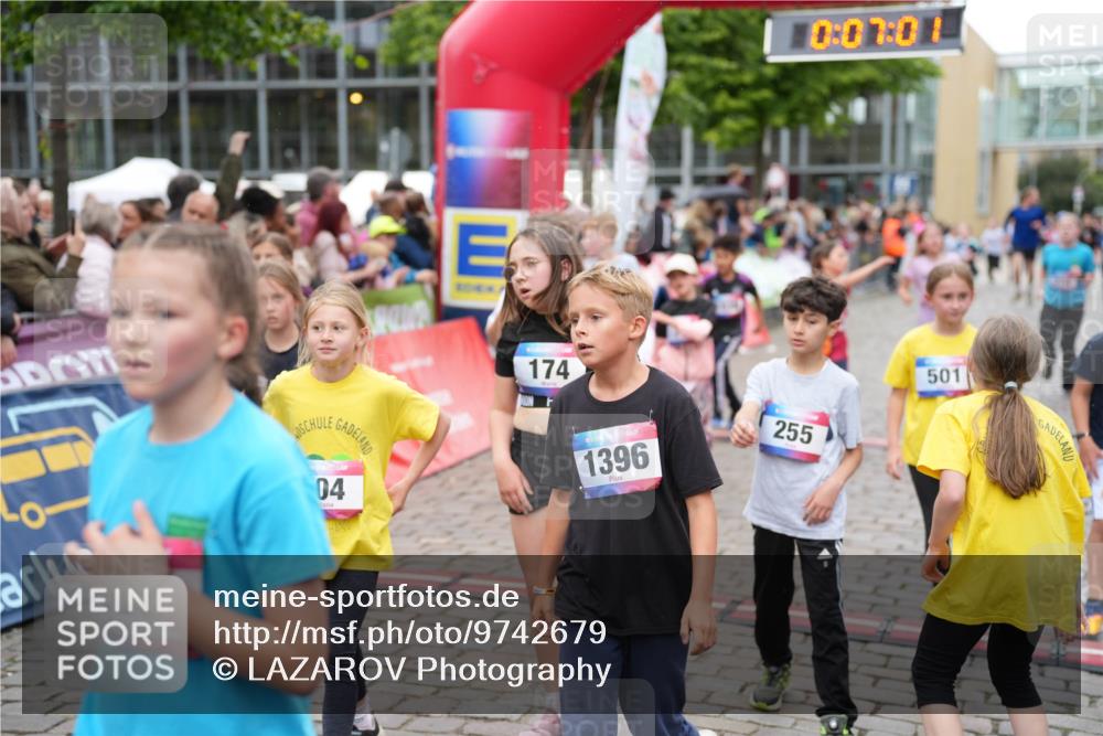 12.06.2026 - Holstenköstenlauf LAZAROV Photography http://msf.ph/oto/9742679 12.06.2026 16:37:03 Laufen 04, 174, 0, 07, 01, 1396, 255, 501, 274, 276, 281, 377, 501, 882, 1037, 1038, 1093, 1160, 1169, 1284, 1292, 1295, 1396, 1559 meine-sportfotos.de