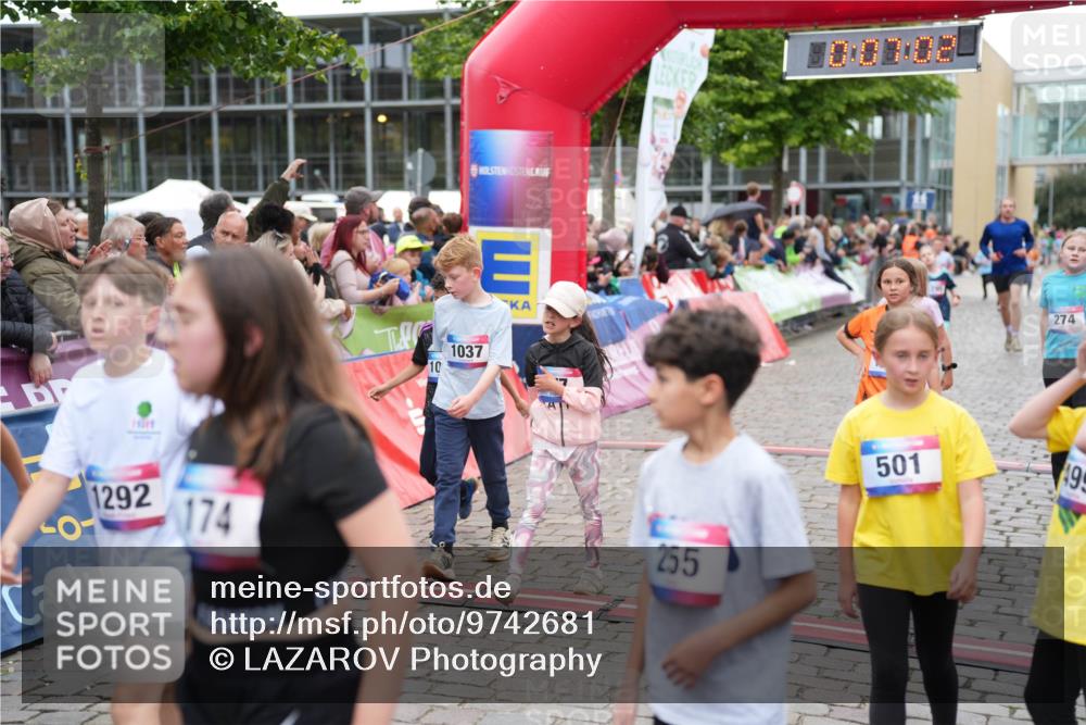 12.06.2026 - Holstenköstenlauf LAZAROV Photography http://msf.ph/oto/9742681 12.06.2026 16:37:05 Laufen 1292, 174, 10, 1037, 255, 274, 501, 49, 175, 274, 281, 632, 882, 1037, 1038, 1093, 1160, 1169, 1284, 1295, 1559 meine-sportfotos.de