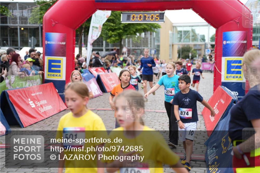 12.06.2026 - Holstenköstenlauf LAZAROV Photography http://msf.ph/oto/9742685 12.06.2026 16:37:07 Laufen 0, 07, 05, 1295, 501, 274, 874, 10, 5, 175, 176, 274, 632, 882, 1093, 1160, 1169, 1295, 1559 meine-sportfotos.de