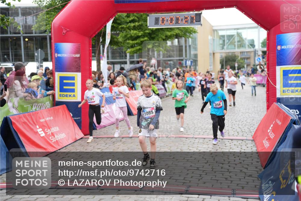 12.06.2026 - Holstenköstenlauf LAZAROV Photography http://msf.ph/oto/9742716 12.06.2026 16:37:30 Laufen 1291, 891, 1085, 715, 256, 256, 257, 261, 268, 492, 644, 715, 891, 897, 1085, 1181, 1291, 1428, 1554 meine-sportfotos.de