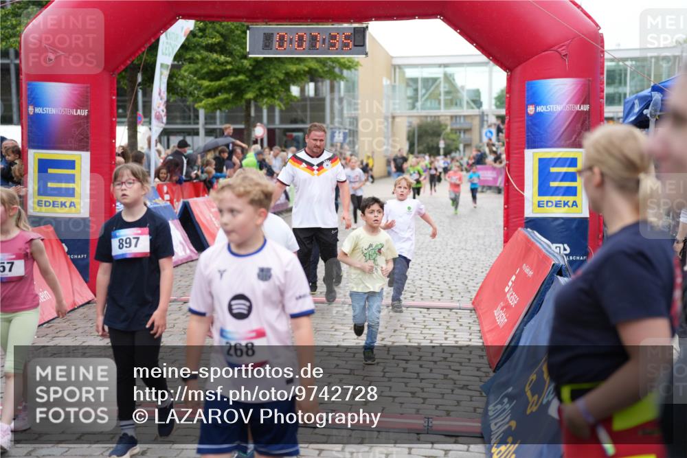 12.06.2026 - Holstenköstenlauf LAZAROV Photography http://msf.ph/oto/9742728 12.06.2026 16:37:38 Laufen 57, 897, 268, 218, 279, 871, 900, 1163, 1513, 1515 meine-sportfotos.de