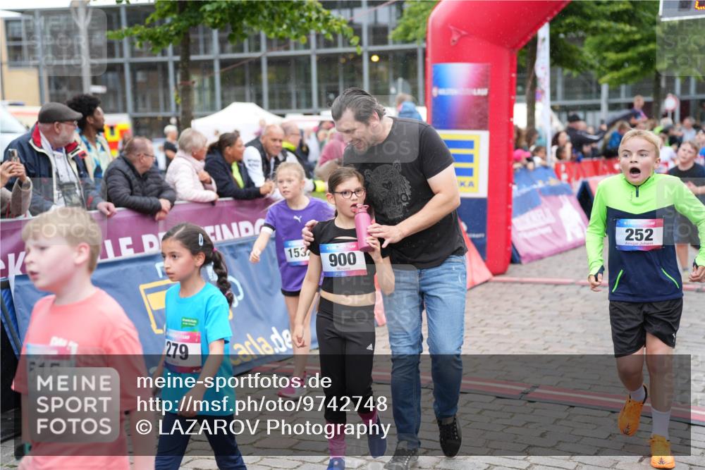 12.06.2026 - Holstenköstenlauf LAZAROV Photography http://msf.ph/oto/9742748 12.06.2026 16:37:51 Laufen 153, 900, 515, 279, 252, 217, 252, 498, 640, 720, 877, 888, 890, 1039, 1162, 1302, 1483, 1505, 1518, 1529, 1532 meine-sportfotos.de