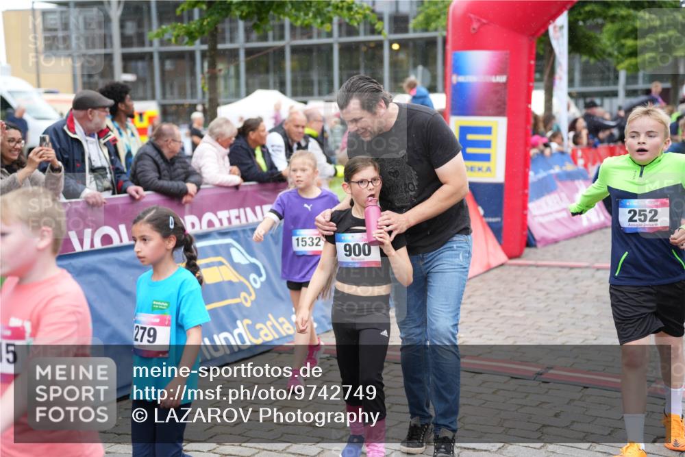 12.06.2026 - Holstenköstenlauf LAZAROV Photography http://msf.ph/oto/9742749 12.06.2026 16:37:51 Laufen 1532, 15, 279, 900, 252, 217, 252, 498, 640, 720, 877, 888, 890, 1039, 1162, 1302, 1483, 1505, 1518, 1529, 1532 meine-sportfotos.de