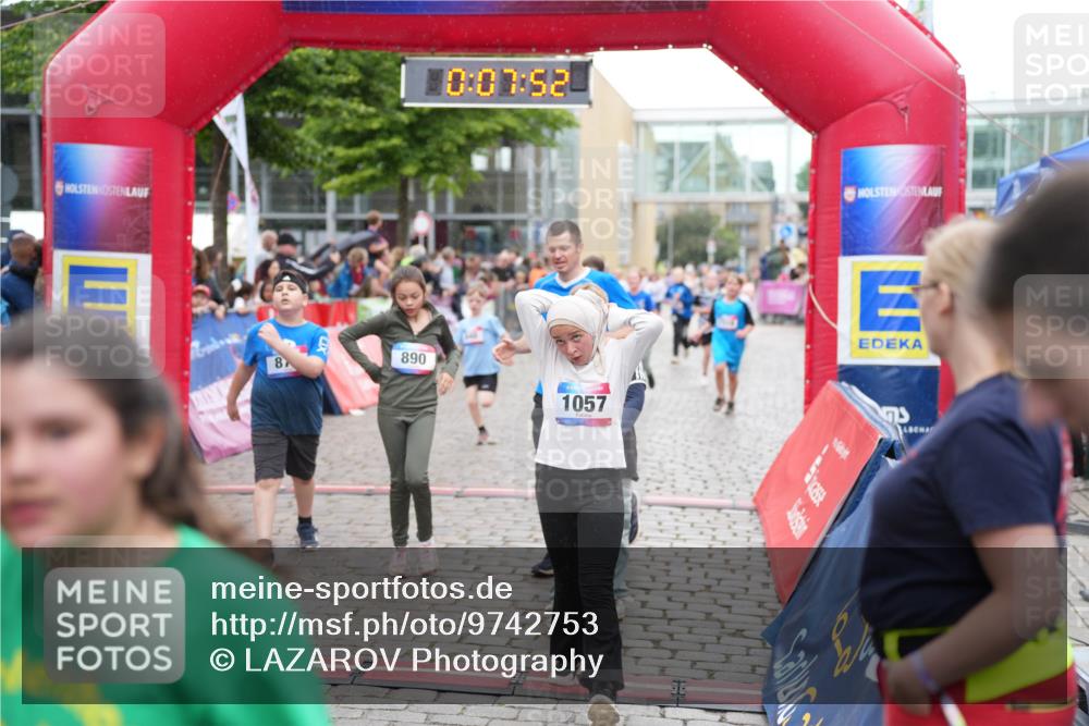 12.06.2026 - Holstenköstenlauf LAZAROV Photography http://msf.ph/oto/9742753 12.06.2026 16:37:54 Laufen 8, 10, 07, 52, 890, 1057, 122, 217, 498, 640, 877, 888, 890, 1039, 1162, 1288, 1302, 1483, 1505, 1518, 1529, 1531 meine-sportfotos.de