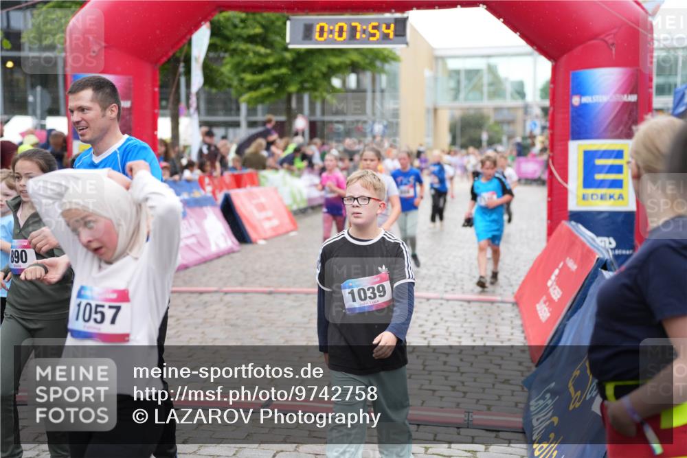 12.06.2026 - Holstenköstenlauf LAZAROV Photography http://msf.ph/oto/9742758 12.06.2026 16:37:56 Laufen 890, 1057, 10, 07, 54, 1039, 95, 122, 172, 283, 498, 640, 888, 890, 1162, 1288, 1302, 1505, 1518, 1529, 1531, 1553 meine-sportfotos.de