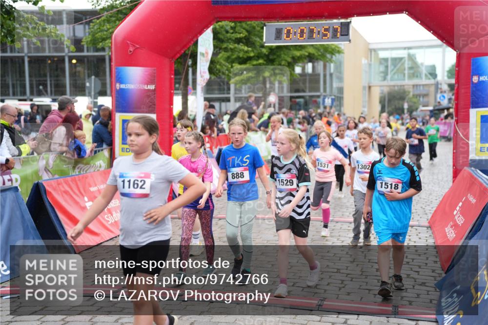 12.06.2026 - Holstenköstenlauf LAZAROV Photography http://msf.ph/oto/9742766 12.06.2026 16:37:59 Laufen 15, 1162, 888, 1529, 10, 07, 57, 1531, 1302, 1518, 49, 95, 122, 172, 249, 283, 489, 498, 503, 634, 713, 888, 1288, 1302, 1308, 1505, 1518, 1529, 1531, 1553 meine-sportfotos.de
