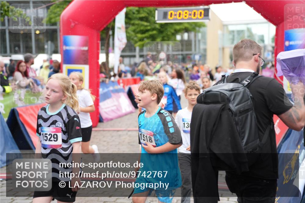12.06.2026 - Holstenköstenlauf LAZAROV Photography http://msf.ph/oto/9742767 12.06.2026 16:38:02 Laufen 0, 08, 00, 1529, 1518, 13, 49, 95, 122, 172, 249, 283, 489, 503, 634, 713, 1288, 1293, 1299, 1308, 1531, 1553 meine-sportfotos.de
