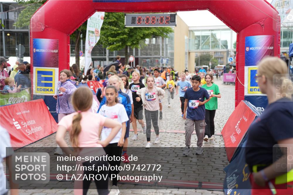 12.06.2026 - Holstenköstenlauf LAZAROV Photography http://msf.ph/oto/9742772 12.06.2026 16:38:04 Laufen 12, 1308, 283, 95, 13, 49, 95, 172, 249, 283, 489, 494, 503, 617, 634, 713, 1293, 1299, 1308, 1553 meine-sportfotos.de