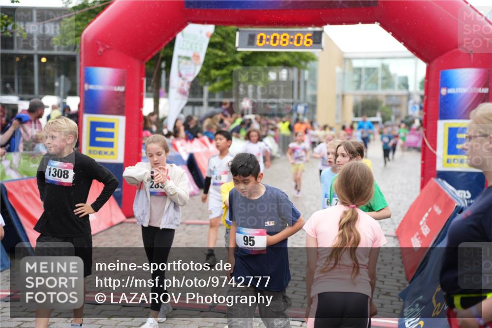 12.06.2026 - Holstenköstenlauf LAZAROV Photography http://msf.ph/oto/9742777 12.06.2026 16:38:08 Laufen 1308, 0, 08, 06, 283, 49, 95, 49, 249, 489, 494, 503, 617, 634, 721, 965, 1076, 1088, 1097, 1293, 1299, 1307, 1400 meine-sportfotos.de