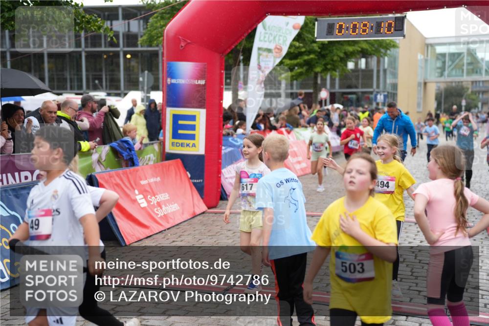 12.06.2026 - Holstenköstenlauf LAZAROV Photography http://msf.ph/oto/9742786 12.06.2026 16:38:13 Laufen 49, 617, 10, 08, 10, 503, 494, 275, 494, 617, 631, 721, 889, 965, 1076, 1088, 1097, 1307, 1400 meine-sportfotos.de