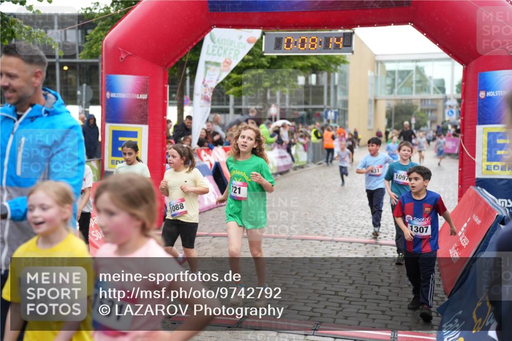 12.06.2026 - Holstenköstenlauf LAZAROV Photography http://msf.ph/oto/9742792 12.06.2026 16:38:16 Laufen 10, 08, 1088, 721, 494, 1531, 631, 1097, 1307, 178, 275, 631, 716, 721, 889, 965, 973, 977, 1076, 1088, 1097, 1307, 1400 meine-sportfotos.de