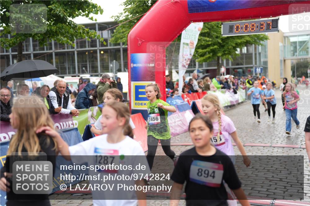 12.06.2026 - Holstenköstenlauf LAZAROV Photography http://msf.ph/oto/9742824 12.06.2026 16:38:40 Laufen 1287, 1456, 153, 894, 10, 08, 3, 1562, 626, 627, 709, 717, 1456, 1562 meine-sportfotos.de