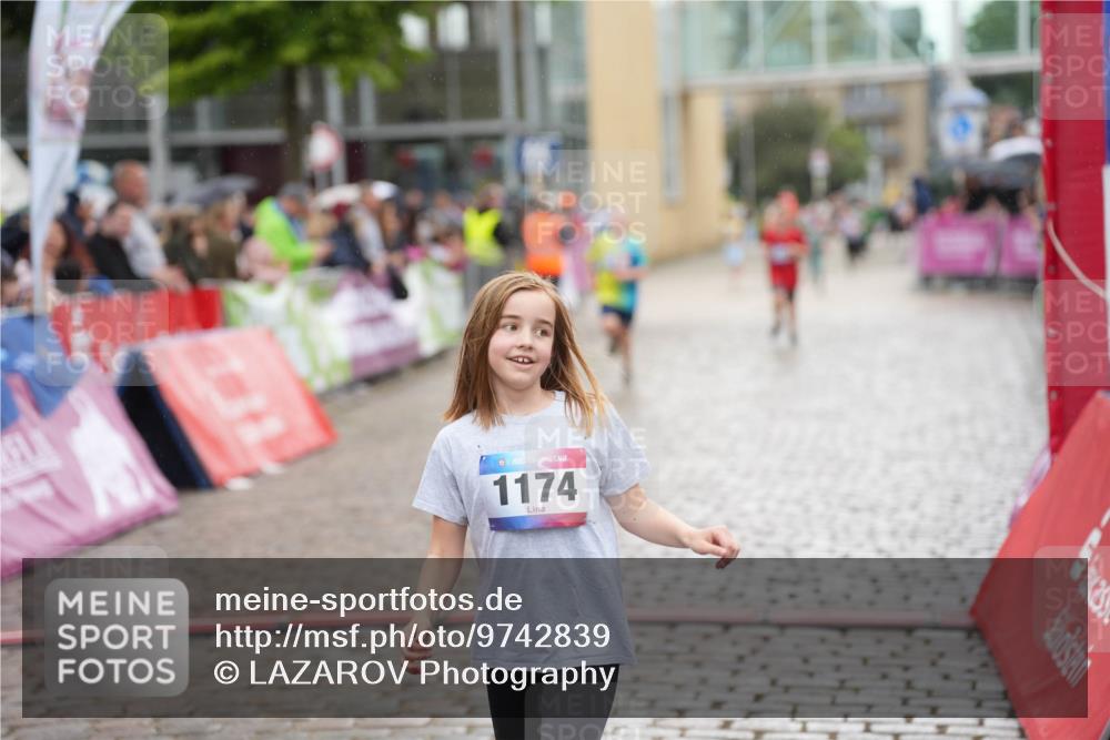 12.06.2026 - Holstenköstenlauf LAZAROV Photography http://msf.ph/oto/9742839 12.06.2026 16:38:52 Laufen 36, 1174, 8, 1174, 1453 meine-sportfotos.de
