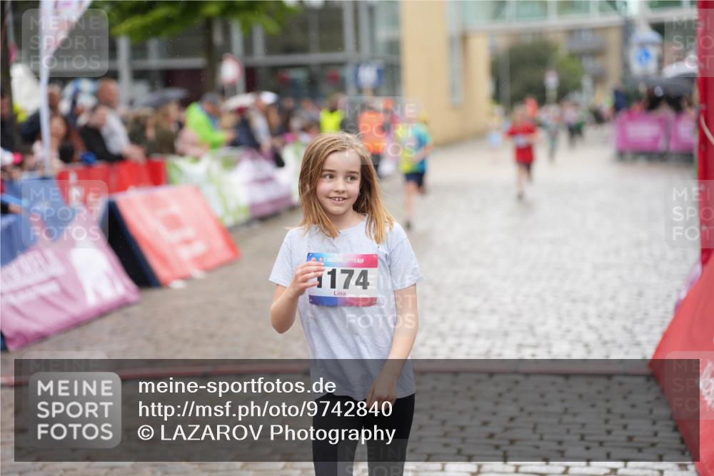 12.06.2026 - Holstenköstenlauf LAZAROV Photography http://msf.ph/oto/9742840 12.06.2026 16:38:52 Laufen 36, 174, 8, 1174, 1453 meine-sportfotos.de