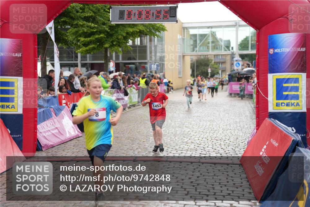12.06.2026 - Holstenköstenlauf LAZAROV Photography http://msf.ph/oto/9742848 12.06.2026 16:38:57 Laufen 1453, 8, 8, 1036, 1161, 1453 meine-sportfotos.de