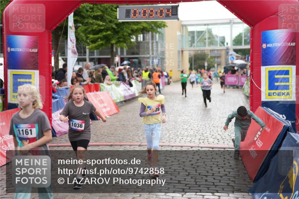 12.06.2026 - Holstenköstenlauf LAZAROV Photography http://msf.ph/oto/9742858 12.06.2026 16:39:06 Laufen 10, 09, 09, 39, 1161, 1036, 707, 712, 982, 1036, 1089, 1161 meine-sportfotos.de