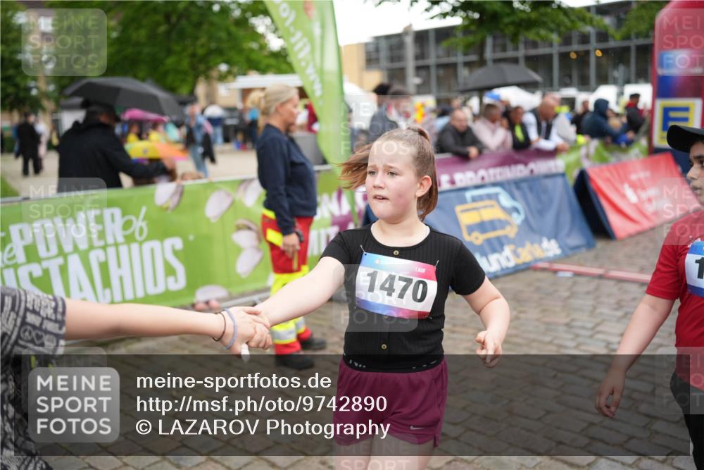 12.06.2026 - Holstenköstenlauf LAZAROV Photography http://msf.ph/oto/9742890 12.06.2026 16:39:28 Laufen 01, 111, 36, 1470, 23, 253, 264, 714, 719, 892, 893, 1078, 1095 meine-sportfotos.de