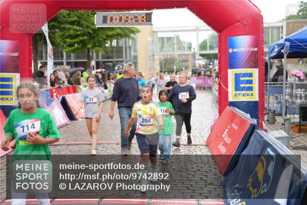 12.06.2026 - Holstenköstenlauf LAZAROV Photography http://msf.ph/oto/9742892 12.06.2026 16:39:30 Laufen 714, 23, 10, 09, 28, 264, 719, 893, 23, 253, 264, 619, 719, 892, 893, 1078, 1095 meine-sportfotos.de