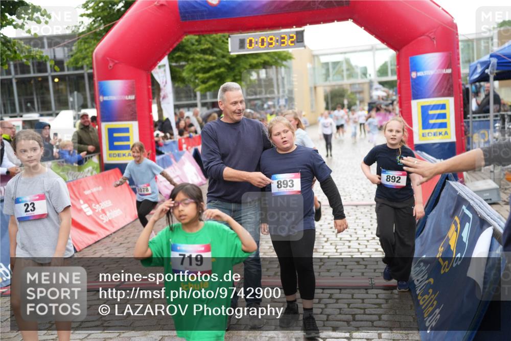 12.06.2026 - Holstenköstenlauf LAZAROV Photography http://msf.ph/oto/9742900 12.06.2026 16:39:34 Laufen 10, 09, 32, 23, 1078, 893, 719, 892, 253, 278, 619, 892, 1078, 1095, 1286, 1306 meine-sportfotos.de