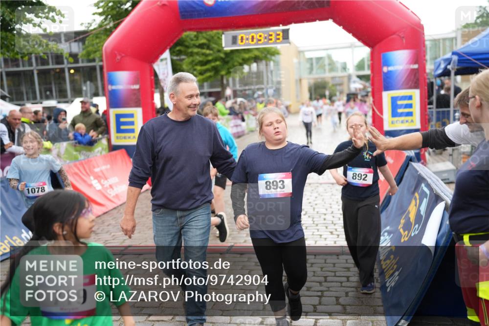 12.06.2026 - Holstenköstenlauf LAZAROV Photography http://msf.ph/oto/9742904 12.06.2026 16:39:35 Laufen 1078, 719, 10, 09, 33, 893, 892, 253, 278, 619, 1078, 1090, 1095, 1286, 1306 meine-sportfotos.de