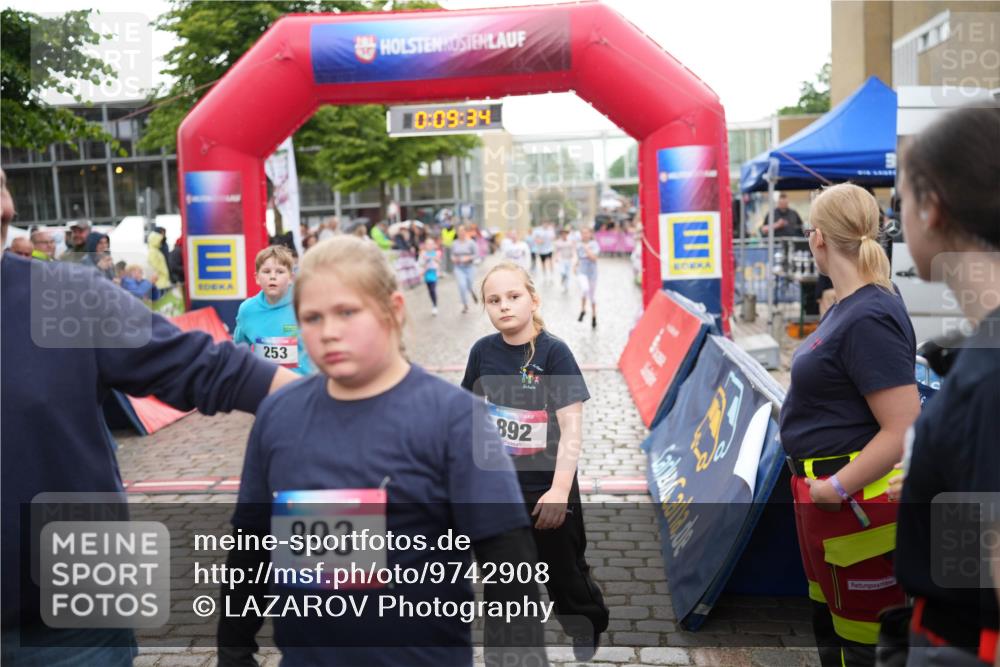 12.06.2026 - Holstenköstenlauf LAZAROV Photography http://msf.ph/oto/9742908 12.06.2026 16:39:36 Laufen 253, 893, 0, 09, 34, 892, 278, 619, 1078, 1090, 1095, 1286, 1306 meine-sportfotos.de