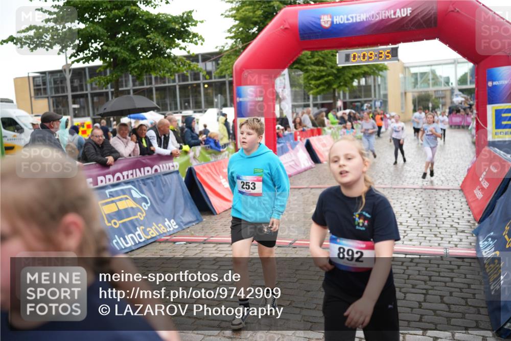 12.06.2026 - Holstenköstenlauf LAZAROV Photography http://msf.ph/oto/9742909 12.06.2026 16:39:37 Laufen 253, 10, 09, 35, 892, 278, 619, 633, 647, 1090, 1286, 1306 meine-sportfotos.de