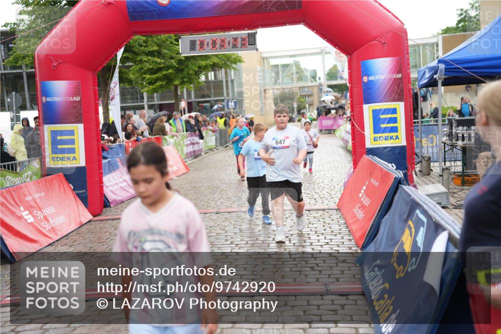 12.06.2026 - Holstenköstenlauf LAZAROV Photography http://msf.ph/oto/9742920 12.06.2026 16:39:46 Laufen 647, 3, 282, 633, 647, 1178 meine-sportfotos.de