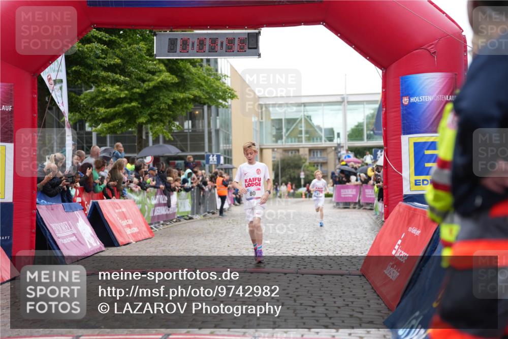 12.06.2026 - Holstenköstenlauf LAZAROV Photography http://msf.ph/oto/9742982 12.06.2026 16:49:54 Laufen 80, 80, 83 meine-sportfotos.de
