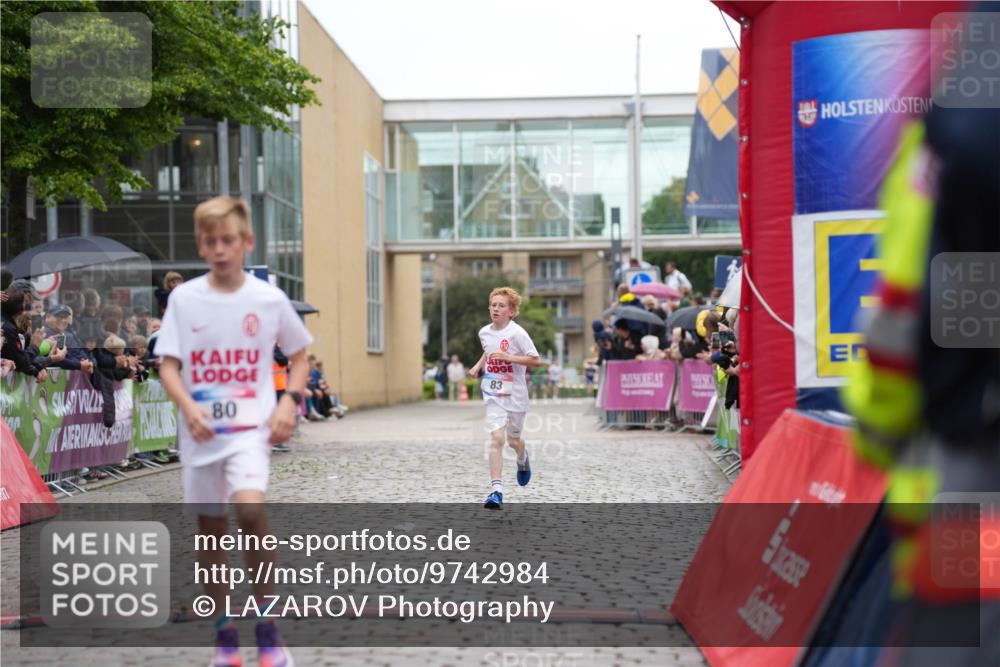 12.06.2026 - Holstenköstenlauf LAZAROV Photography http://msf.ph/oto/9742984 12.06.2026 16:49:56 Laufen 83, 80, 83 meine-sportfotos.de