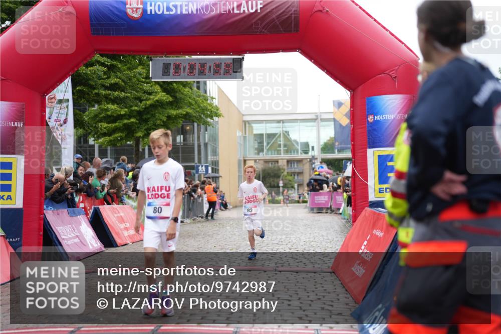 12.06.2026 - Holstenköstenlauf LAZAROV Photography http://msf.ph/oto/9742987 12.06.2026 16:49:57 Laufen 80, 83, 80, 83 meine-sportfotos.de