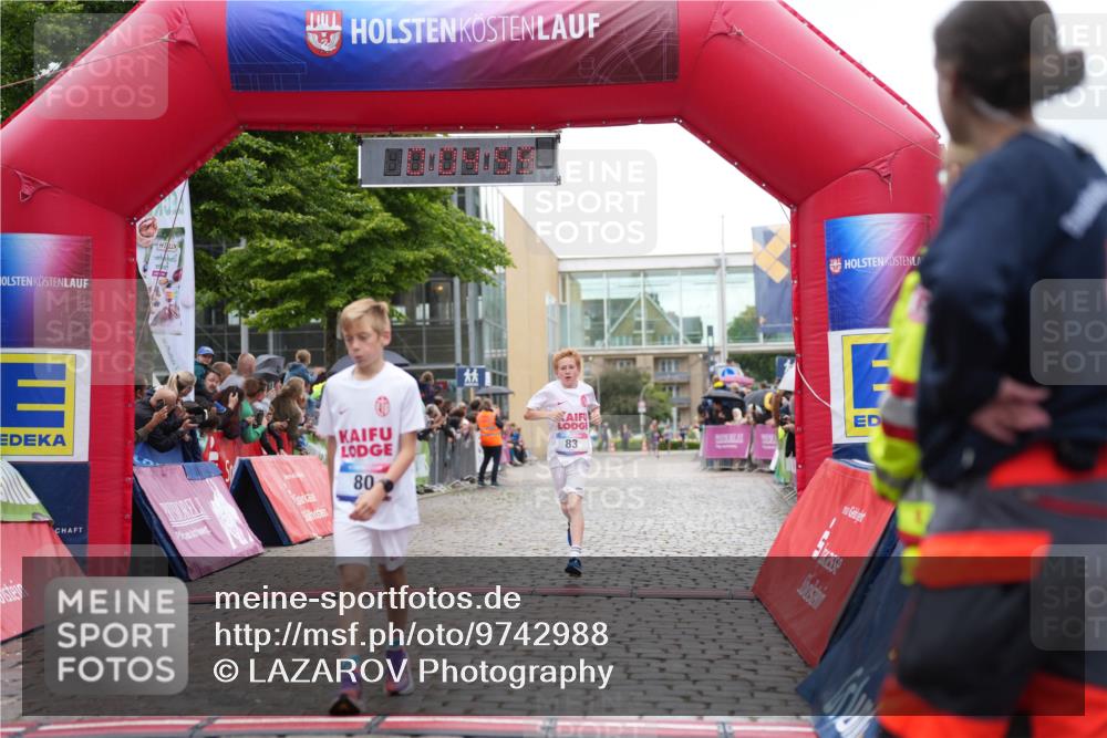 12.06.2026 - Holstenköstenlauf LAZAROV Photography http://msf.ph/oto/9742988 12.06.2026 16:49:57 Laufen 80, 83, 80, 83 meine-sportfotos.de