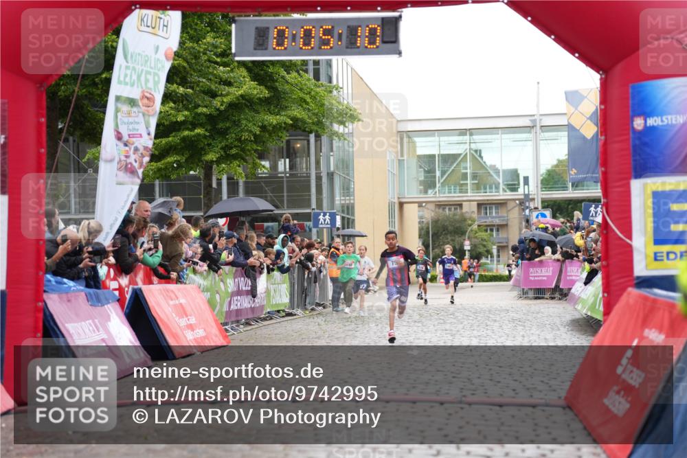 12.06.2026 - Holstenköstenlauf LAZAROV Photography http://msf.ph/oto/9742995 12.06.2026 16:50:09 Laufen 116, 748, 758, 1270, 1463, 1542 meine-sportfotos.de