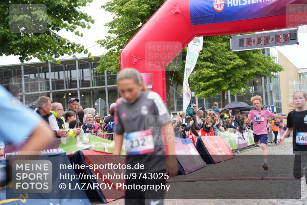 12.06.2026 - Holstenköstenlauf LAZAROV Photography http://msf.ph/oto/9743025 12.06.2026 16:50:30 Laufen 232, 664, 140, 664, 1404 meine-sportfotos.de