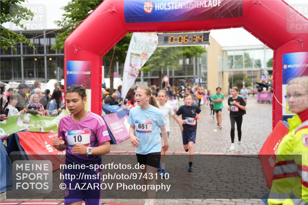 12.06.2026 - Holstenköstenlauf LAZAROV Photography http://msf.ph/oto/9743110 12.06.2026 16:51:32 Laufen 10, 08, 34, 651, 10, 907, 52, 10, 52, 241, 651, 750, 751, 756, 907, 991 meine-sportfotos.de